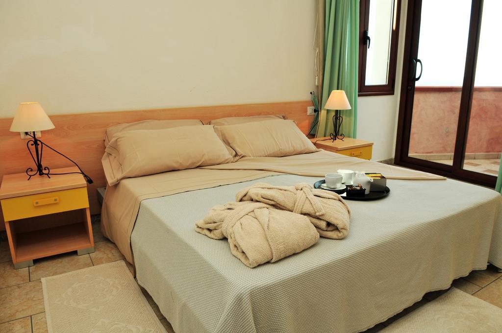 Hotel Castello Будони Екстериор снимка